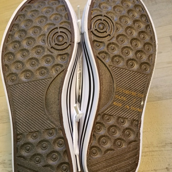 White NWT Chuck-like sneakers - Picture 2 of 4